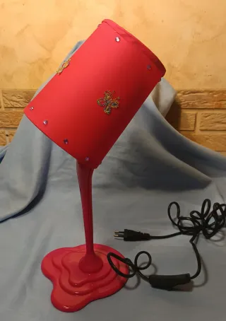 Lámpara de mesa rosa