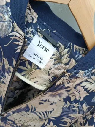 Chaqueta bomber Yerse floral azul T.XS