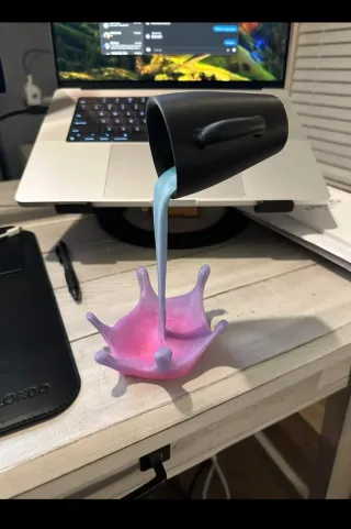 Caneca de Café a levitar