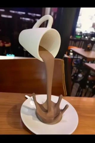 Caneca de Café a levitar