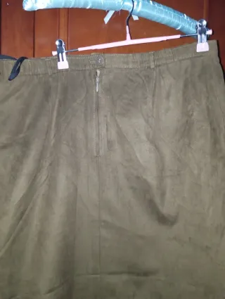 Falda larga verde oliva