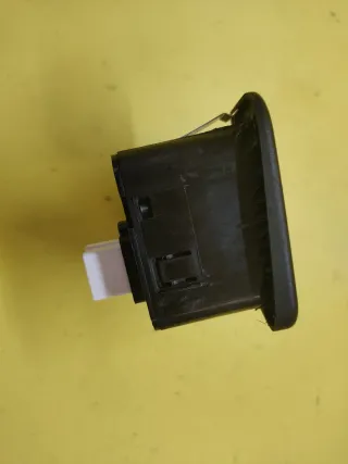 BOTONERA ELEVALUNAS DELANTERA DERECHA ALFA 147