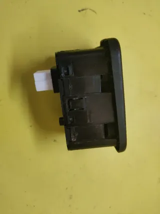 BOTONERA ELEVALUNAS DELANTERA DERECHA ALFA 147