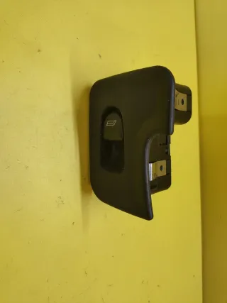 BOTONERA ELEVALUNAS DELANTERA DERECHA ALFA 147