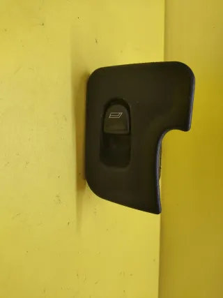 BOTONERA ELEVALUNAS DELANTERA DERECHA ALFA 147