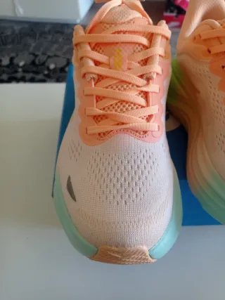 Zapatillas Hoka Naranja y Verde