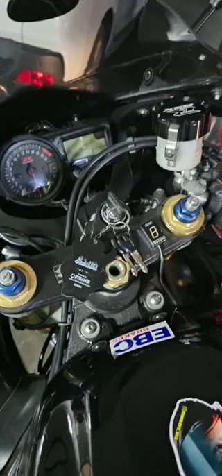 Suzuki GSX-R 600 K5 Negra
