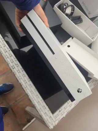 Le due per 170 Xbox One S 500 GB Bianca