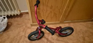 Bici de equilibrio infantil roja le falta el silli