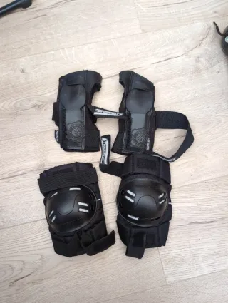 Patines Oxelo Talla 39.5 con protecciones y funda