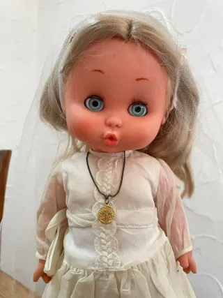 Muñeca antigua Carol vestida de novia