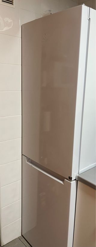 Frigorífico Indesit LI8 FF21 W