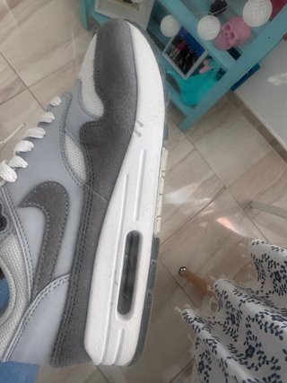 Nike Air Max 1 Gris y Blanco