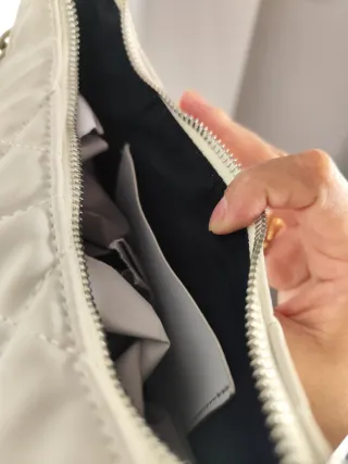 Bolso blanco acolchado