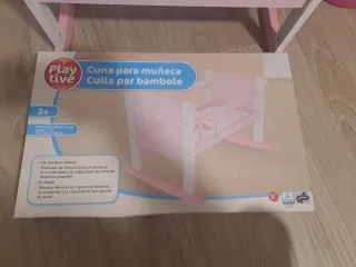 Cuna de juguete Play Tive para muñecas en su caja