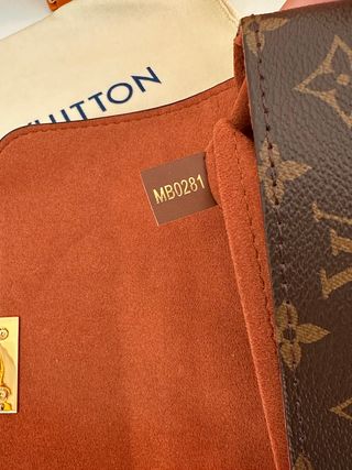 Louis Vuitton Marrón yDorada