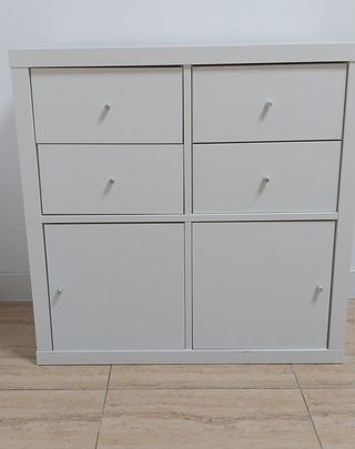 Mueble de almacenaje blanco