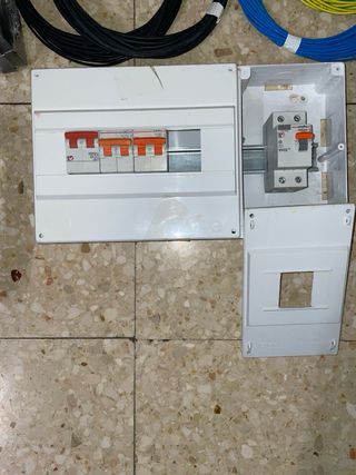 Material eléctrico varios