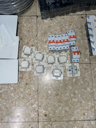 Material eléctrico varios