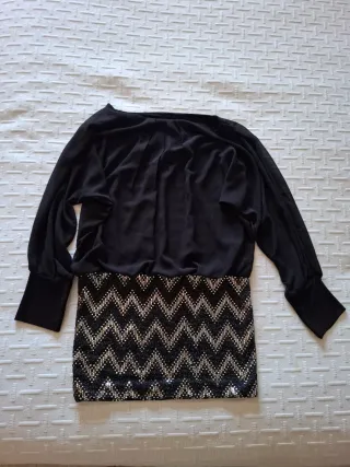 Vestido fiesta lentejuelas negro y plateado.
