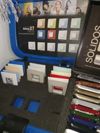 Lote interruptores Simon 27, niessen,..y accesorio