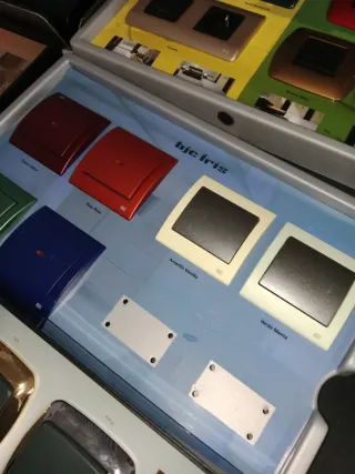 Lote interruptores Simon 27, niessen,..y accesorio