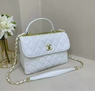 Chanel borsa trapuntata bianca catena dorata