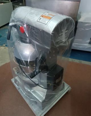 Amasadora Batidora industrial plateada 20L