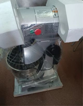 Amasadora Batidora industrial plateada 20L