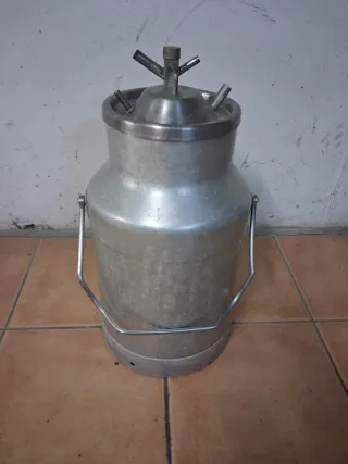 Lechera de aluminio o Cantina