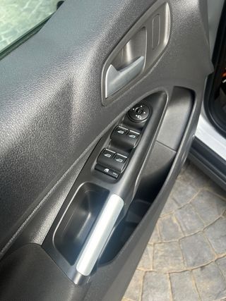 Ford Connect tourneo titanio