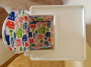 Trona alta IKEA Antilop con bandeja y reposapies