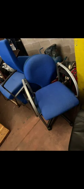 Sillas apilables de oficina metálicas y de tela