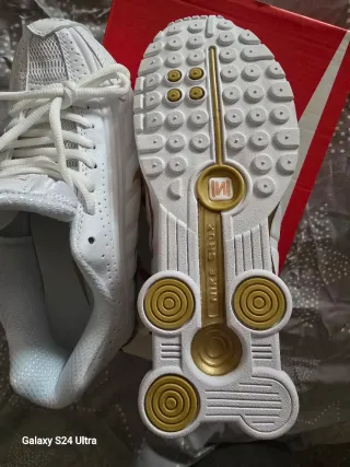 Zapatillas Nike Shox R4 Mujer Blancas Doradas