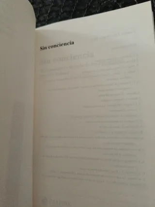 Sin conciencia: El inquietante mundo de los psi...