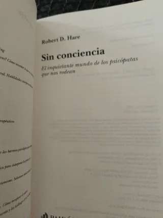 Sin conciencia: El inquietante mundo de los psi...