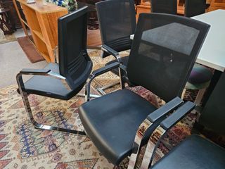 Cadeiras de escritório ALITAL - Pretas e prateadas