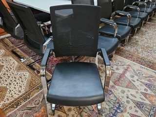 Cadeiras de escritório ALITAL - Pretas e prateadas