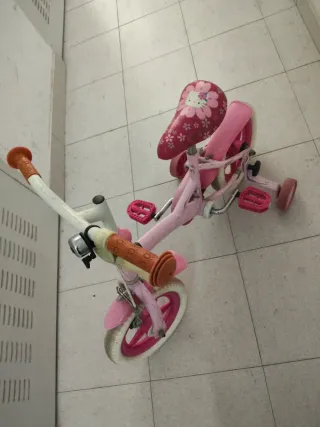 Triciclo infantil rosa Hello Kitty