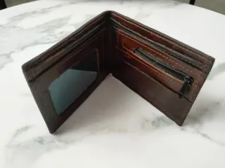 Cartera de piel artesanal