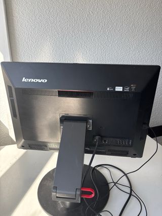 PC All in One Lenovo Negro