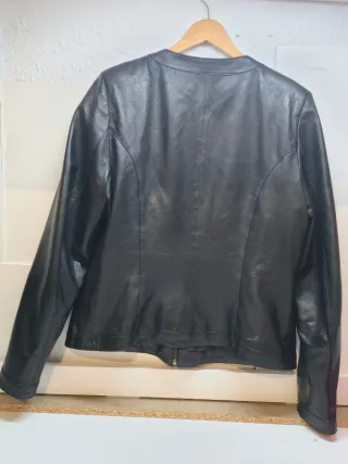 Cazadora de cuero negra WHATEVER Talla M