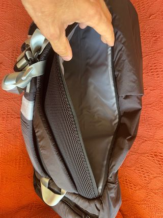 Mochila Adidas Gym Hiit Gris y Blanca