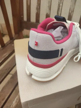 Zapatillas On cloud grises y rosas