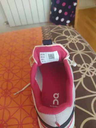 Zapatillas On cloud grises y rosas