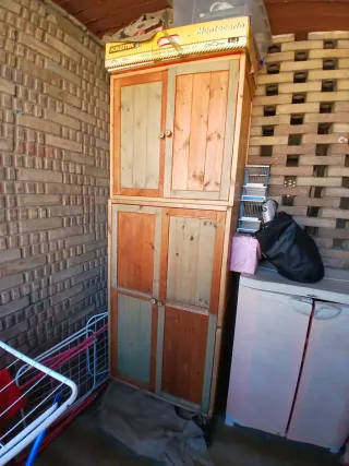 Armarios separados de uno al otro El grande 1.35c