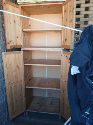 Armarios separados de uno al otro El grande 1.35c