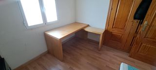 Escritorio con mesa auxiliar extraíble. JONAS Ikea