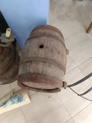 Tonel antiguo de madera