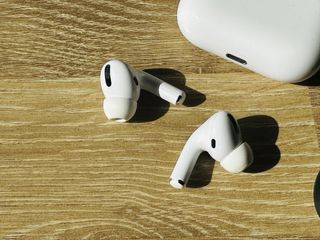 Airpods Pro 1ª Gen + 2 fundas